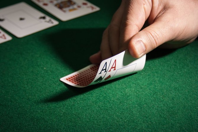 strategi gertak poker online